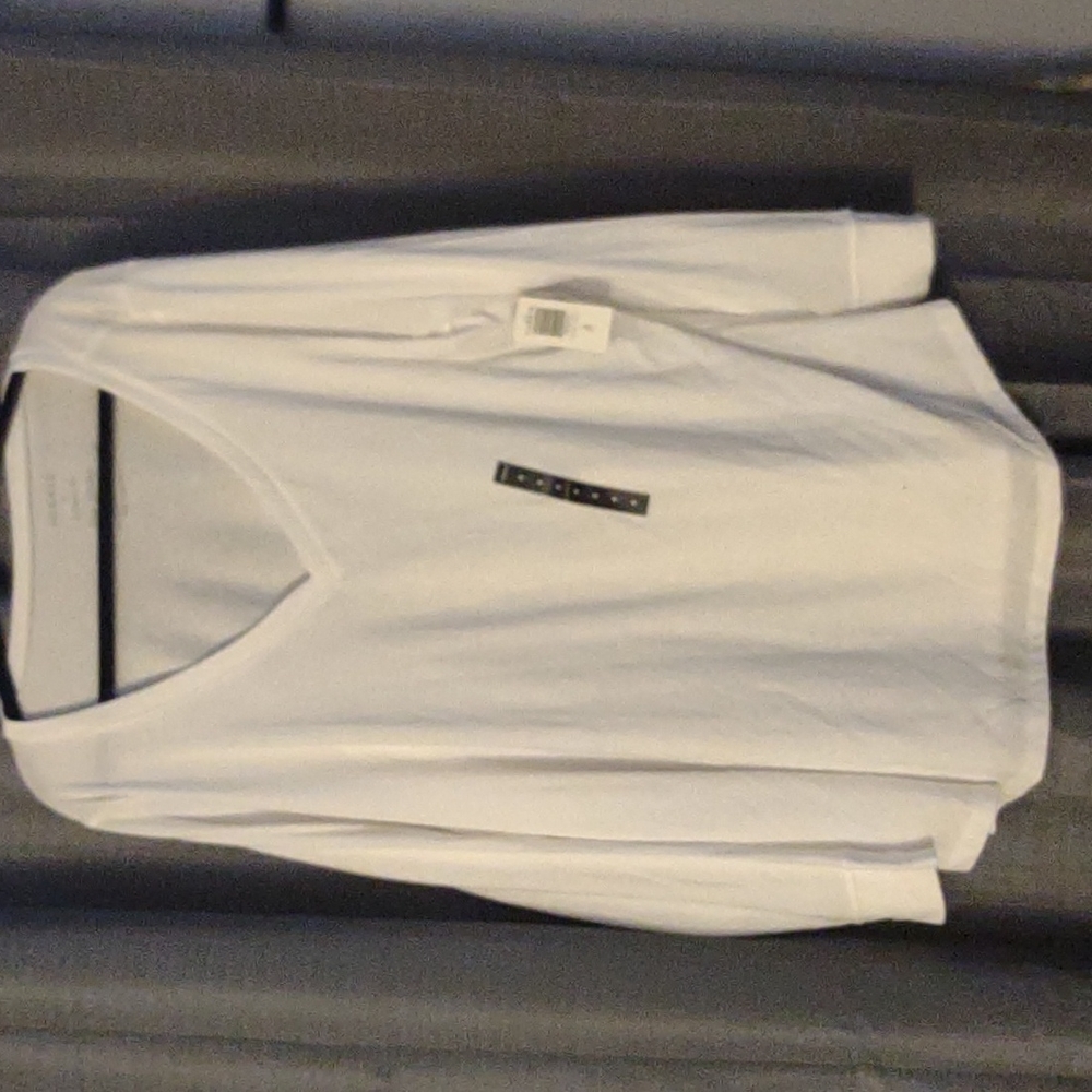 Long sleeve tee